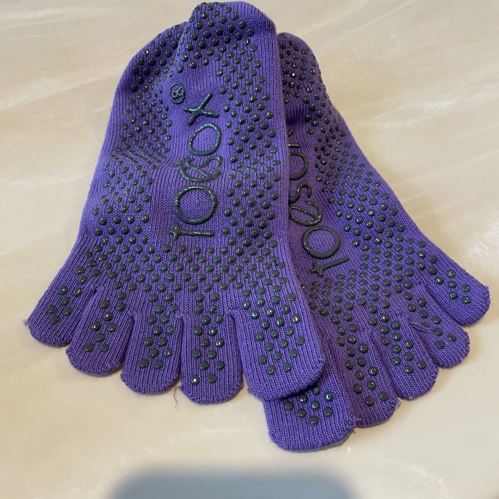 Women’s Toesox Purple size:M (8.5-10.5)